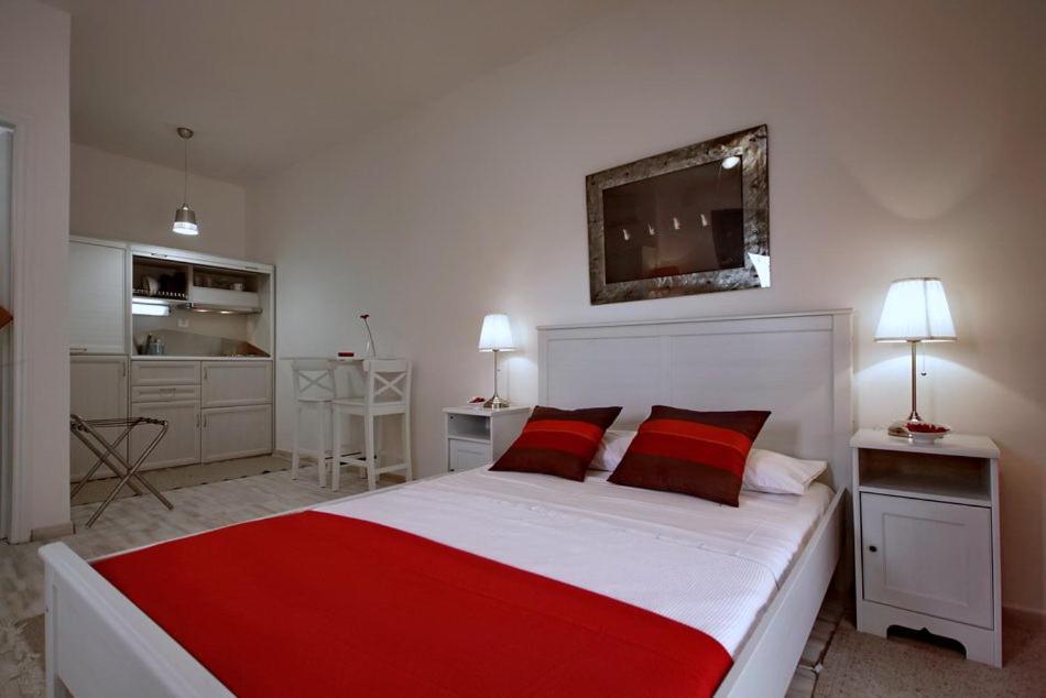 Aloe Luxury Apartments Порто-Хелі Екстер'єр фото