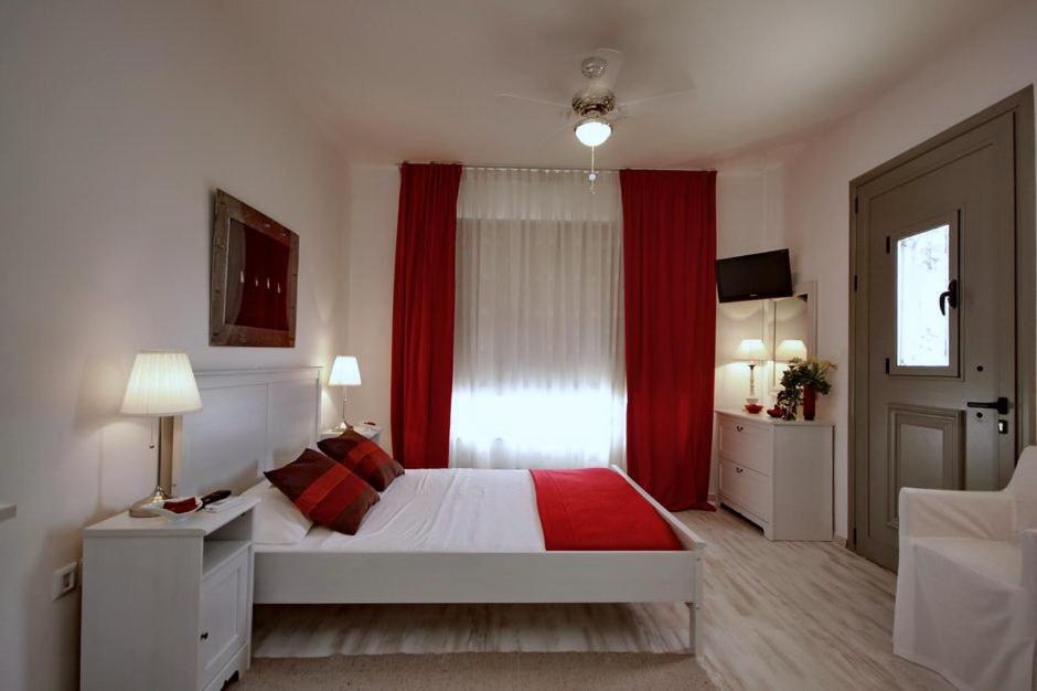 Aloe Luxury Apartments Порто-Хелі Екстер'єр фото